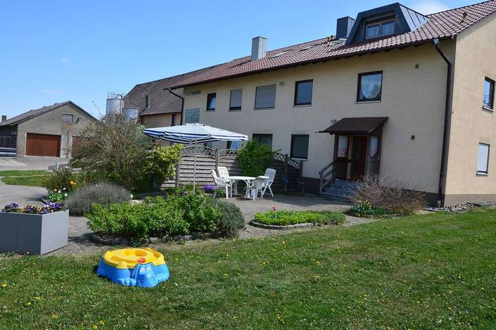 Ferienwohnung für 6 Personen, mit Garten und Terrasse in Mengen