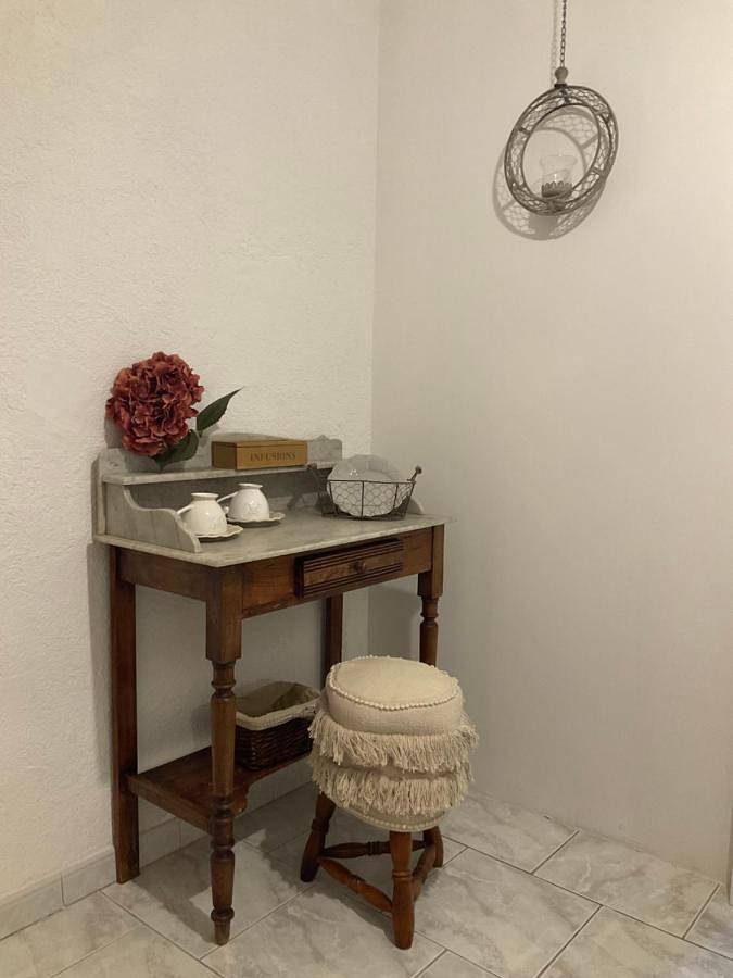 Location de vacances pour 2 personnes, avec jardin et vue ainsi que terrasse et piscine à Cabrières-d'Aigues - 4