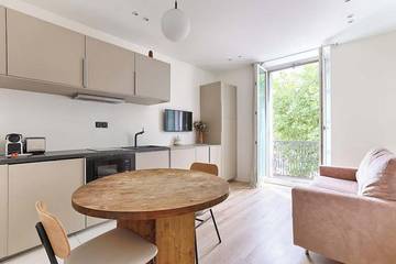 Gîte pour 2 personnes, avec balcon dans Chateau De Vincennes