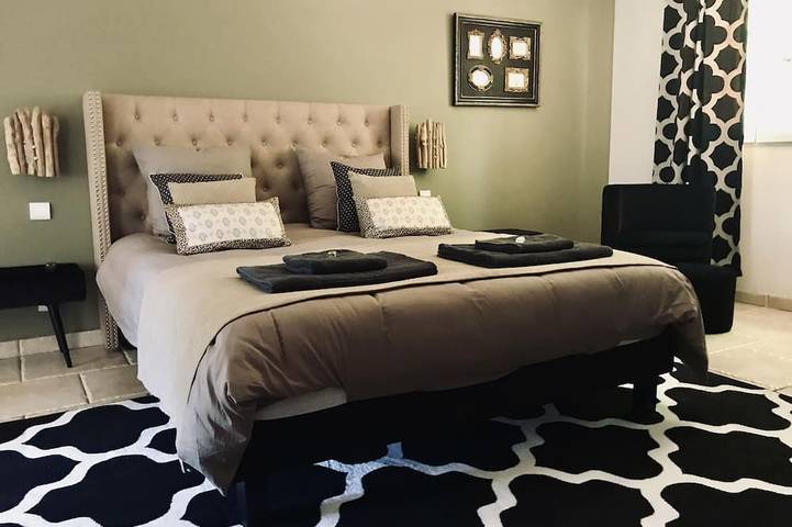 Location de vacances pour 8 personnes, avec jardin à Callas - 2