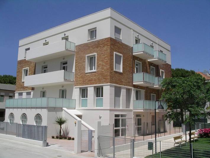 Location de vacances pour 4 personnes, avec vue ainsi que jardin et piscine à Cupra Marittima - 4