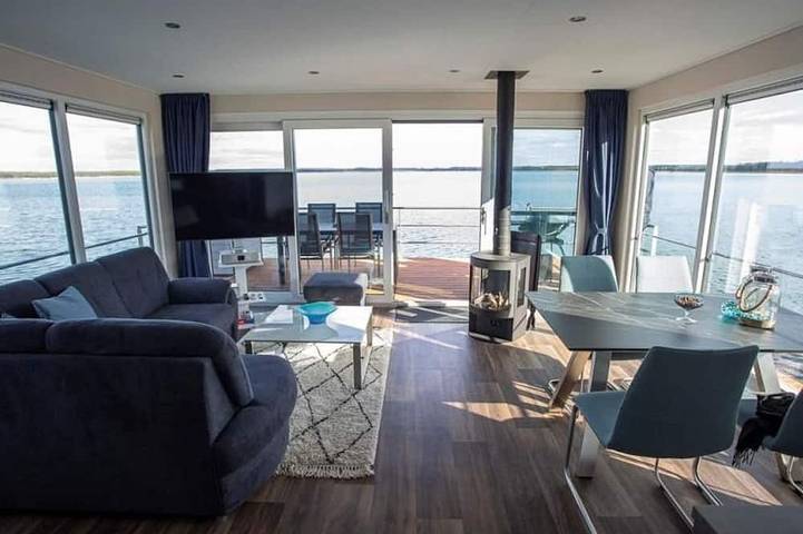 Hausboot für 4 Personen, mit Terrasse in der Lausitz