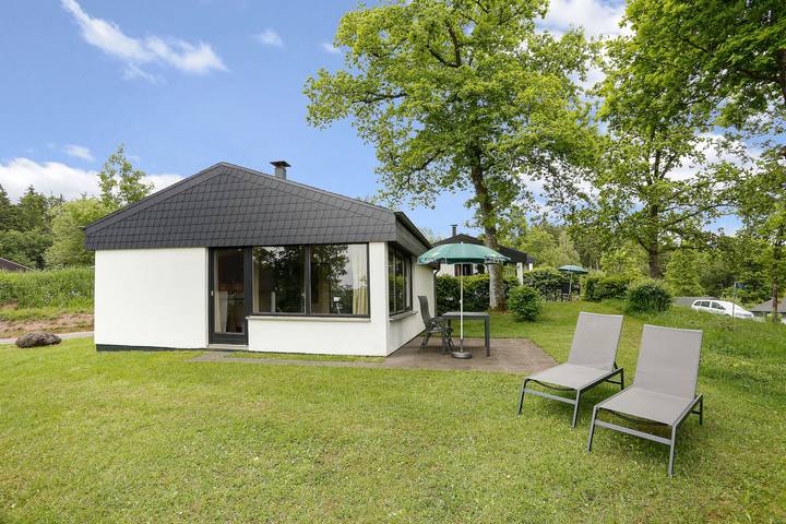 Bungalow für 2 Personen, mit Balkon/Terrasse und Terrasse in Stadtkyll