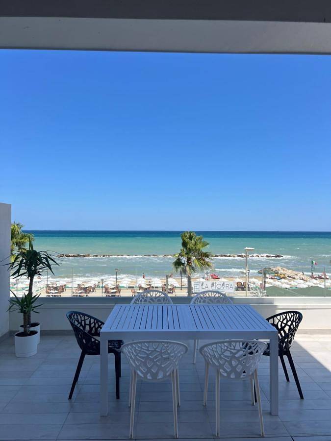Ferienwohnung für 5 Personen, mit Terrasse und Ausblick in Termoli - 2