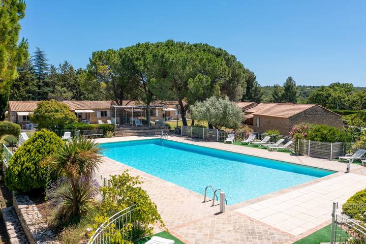 Maison de vacances pour 4 personnes, avec Terrasse ainsi que Jardin et Piscine