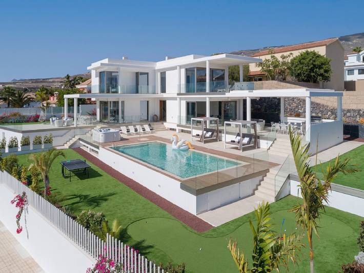 Villa for 8 people, with Ocean view and Balcony as well as Terrace and Sauna in Callao Salvaje