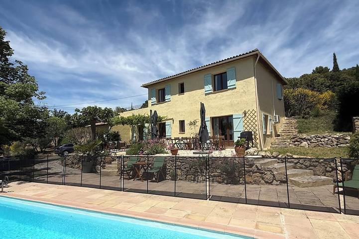 Villa pour 12 personnes, avec jardin et terrasse - 1