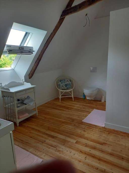 Maison, calme avec cheminée. in Botmeur, Région de Châteaulin