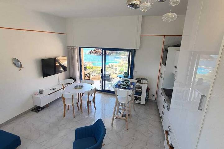 Ganze Wohnung, Waterfront apartment in Le Trayas, Saint-Raphaël