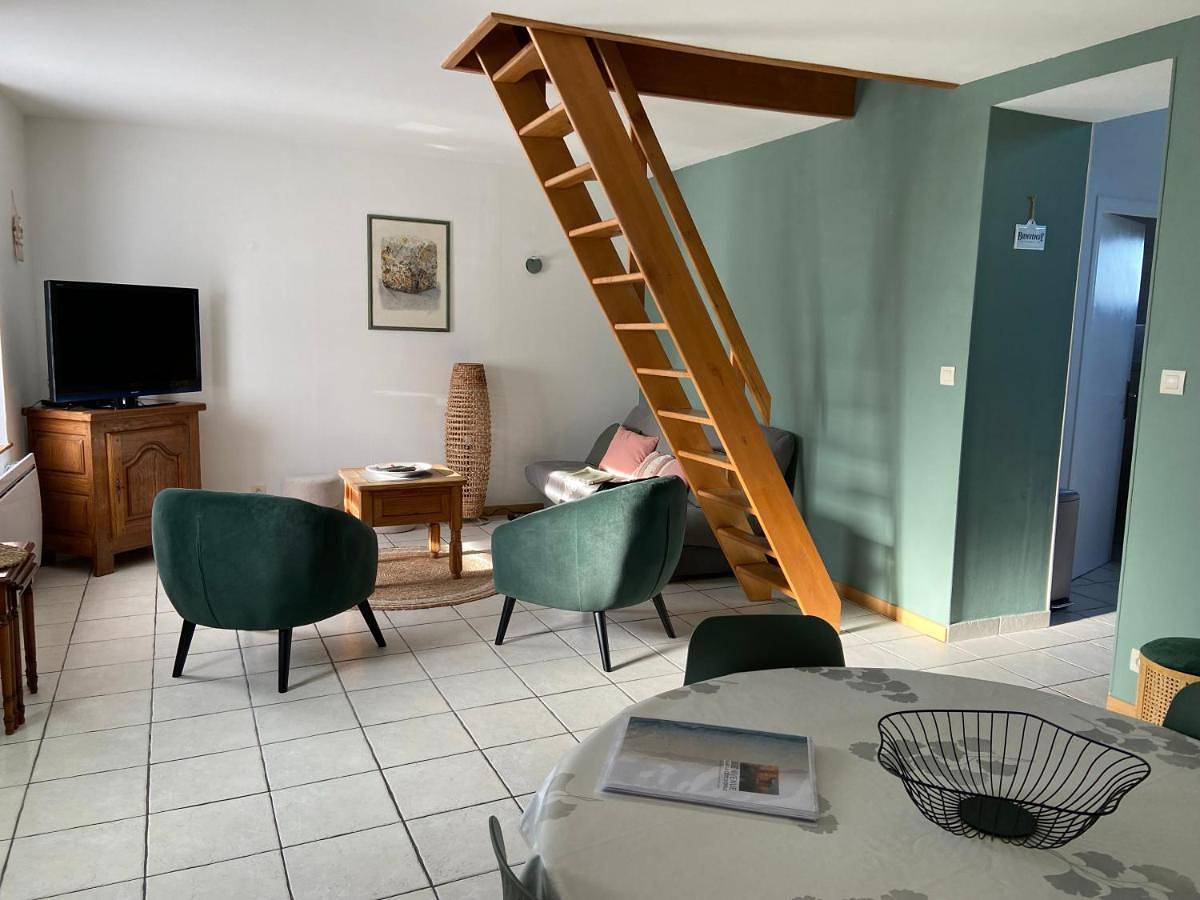 Maison de village avec jardin 15mn des plages, wifi, 2 chambres, jardin in Hesdin-l'Abbé, Région de Boulogne-sur-Mer