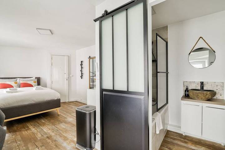 Entire apartment, Modern Studio at Montreuil - Paris in Montreuil, Seine-Saint-Denis