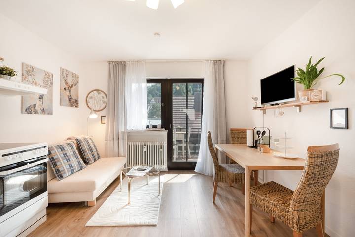 Geheel appartement, Landhaus Gisela 2.0 – Fewo 3: Moderne vakantiewoning met balkon in Bad Liebenzell in Bad Liebenzell, Noordelijk Zwarte Woud