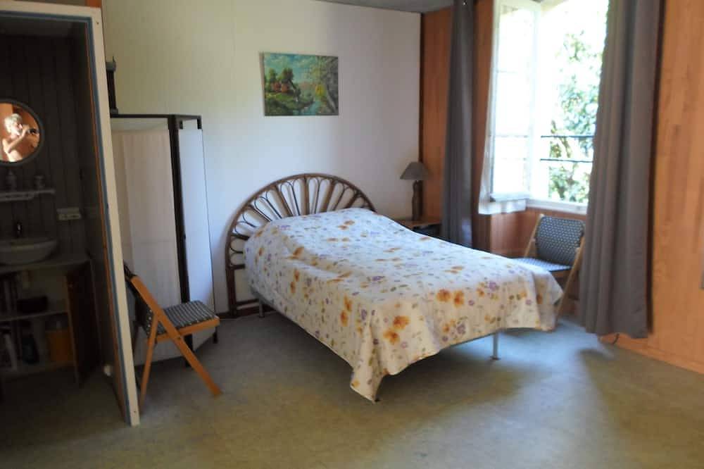 Geheel appartement, Studio 35 m2 met uitzicht op de oude molengracht nabij het centrum van de Rue de la Gare in Daglan, Périgord Noir