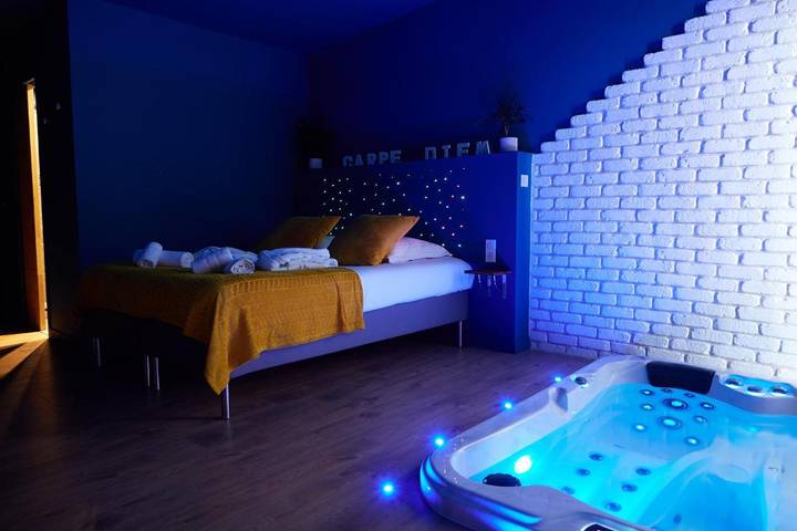 Gîte pour 2 personnes, avec Jacuzzi ainsi que Terrasse et Vue sur le lac à Wambrechies - 4