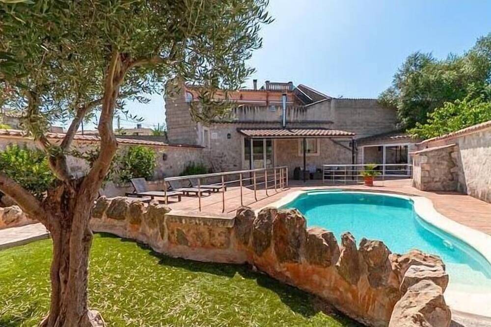 Beautiful home in Maria de la Salut in Maria de la Salut, Majorca Center