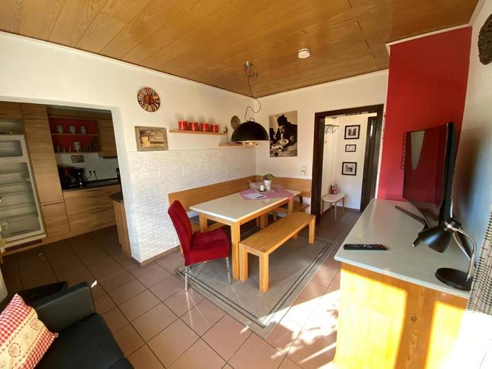Ferienwohnung für 3 Personen, mit Terrasse und Garten sowie Pool in Wörth am Rhein - 2