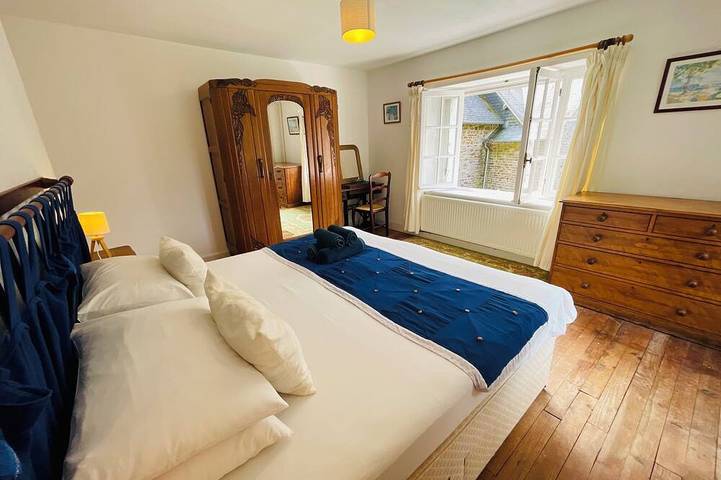 Gîte pour 9 personnes, avec jardin et terrasse dans Souleuvre-en-Bocage - 2