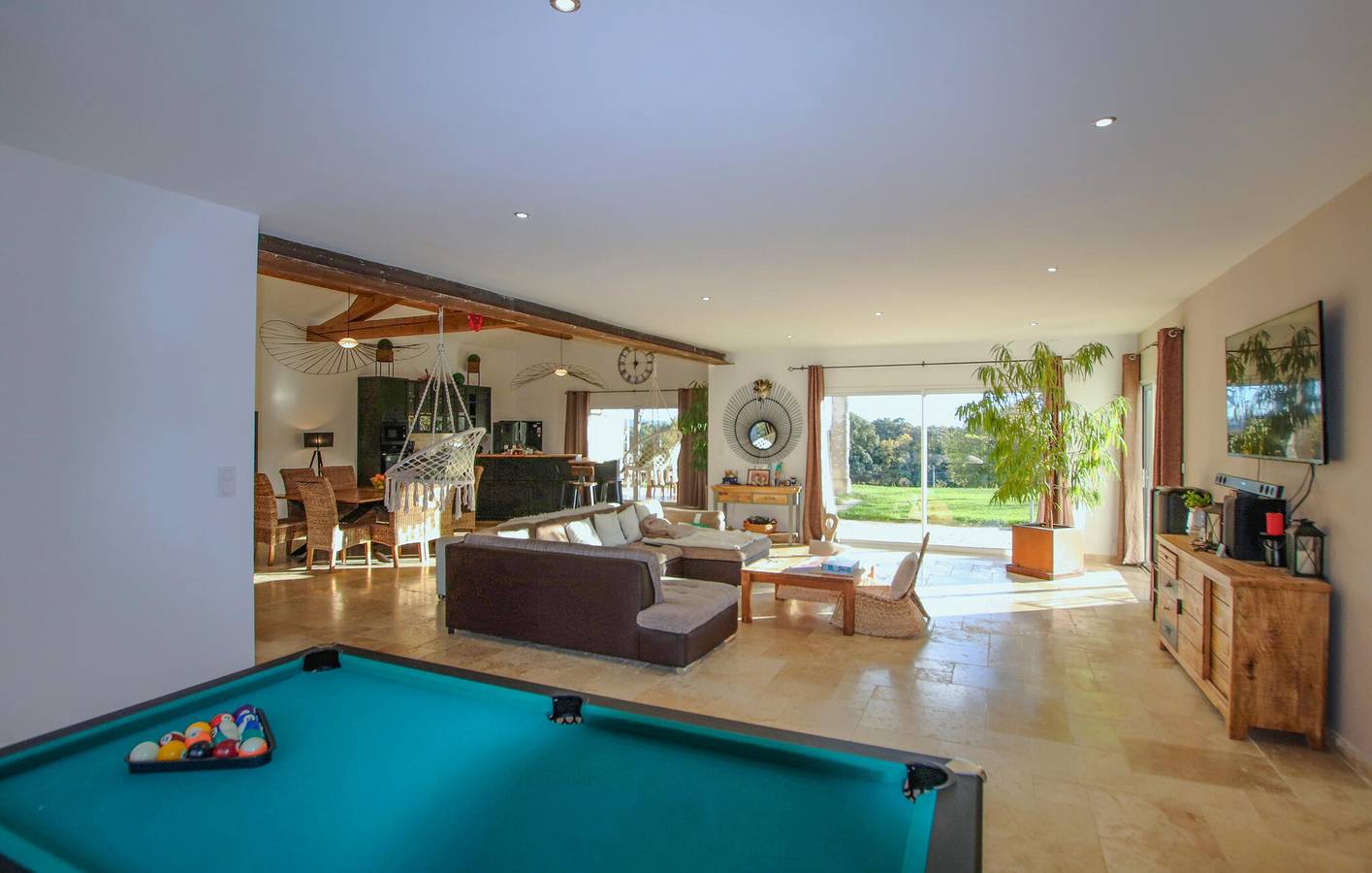 Acogedor apartamento con piscina y WiFi cerca de Grignan in Grignan, Región de Nyons