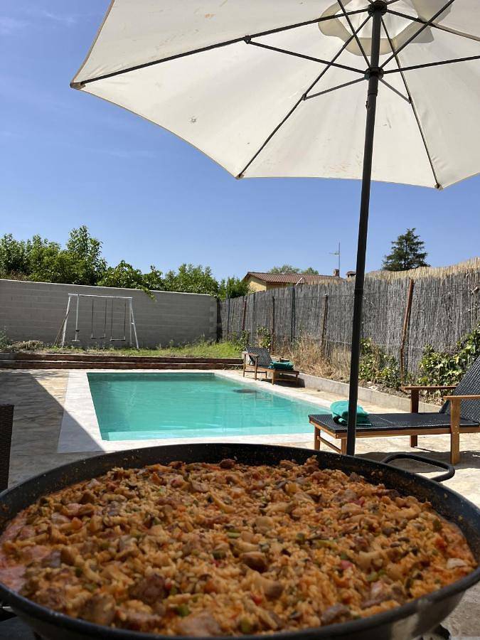 Casa rural para 8 personas, con Balcón y Terraza además de Jardín y Piscina en Higuera de las Dueñas