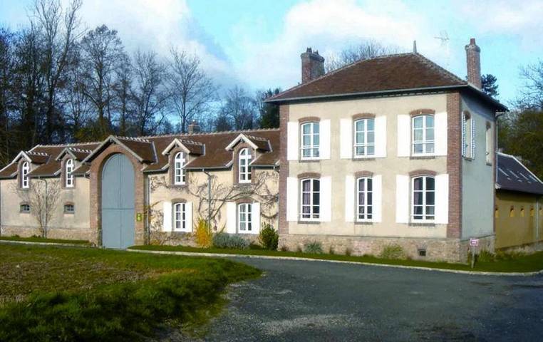 Gîte pour 4 personnes, avec vue et jardin, adapté aux familles à Aulnoy