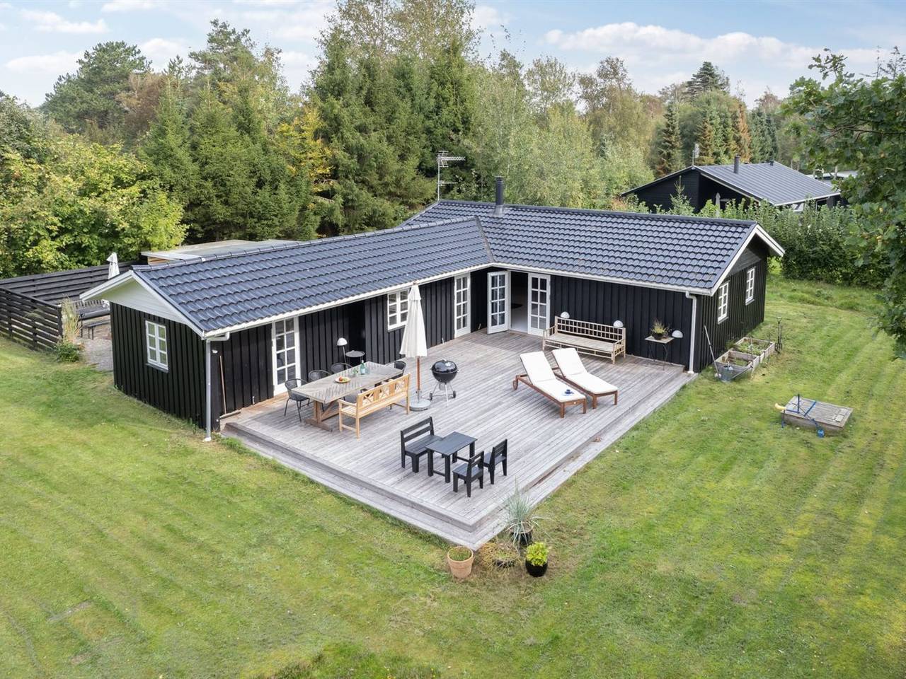 "Mella" - 625m from the sea in Gudmindrup Lyng, Højby