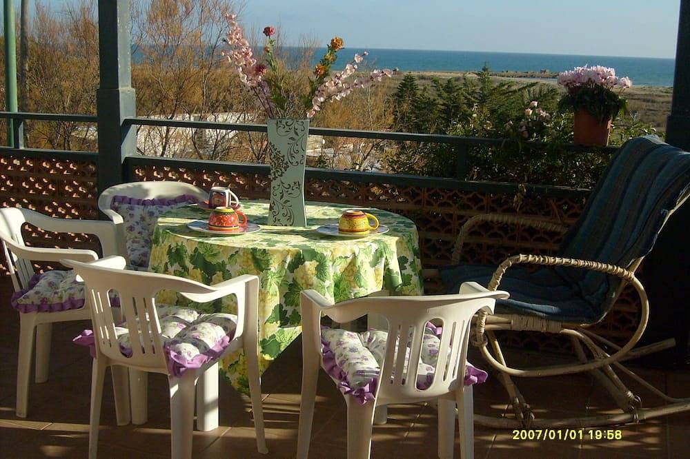 Appartamento intero, 18 km dalla Valle dei Templi di Ag.casa con terrazzo vista mare in Siculiana Marina, Siculiana