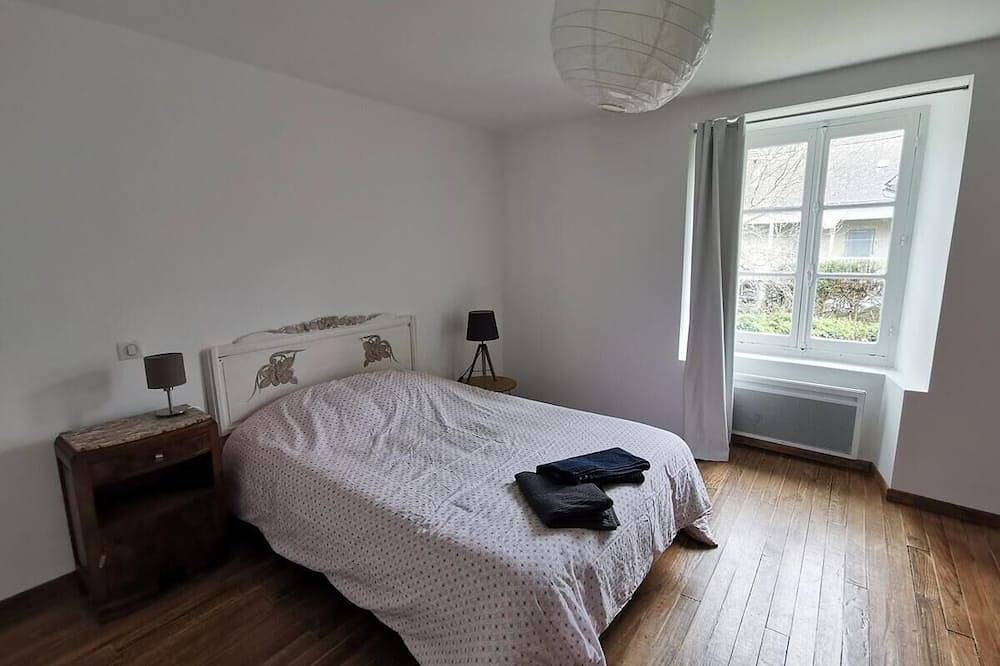 Appartement entier, Le Petit Monrepos, location avec Jardin et jacuzzi nordique, 5 minutes de Laruns in Bielle (Pyrénées-Atlantiques), Béarn