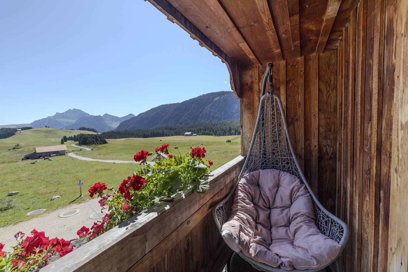 Chalet "Merlin" avec vue sur les montagnes, terrasse privée et Wi-Fi in Plateau des Glières, Glières-Val-de-Borne