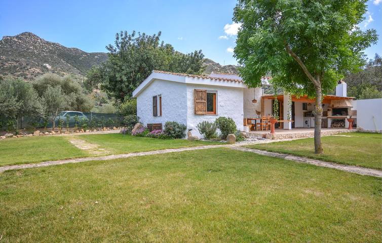 Casa vacanza per 7 persone, con piscina e giardino nonché terrazza in Solanas