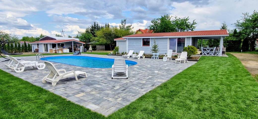 Ferienhaus für 8 Personen, mit Garten und Whirlpool sowie Pool und Sauna