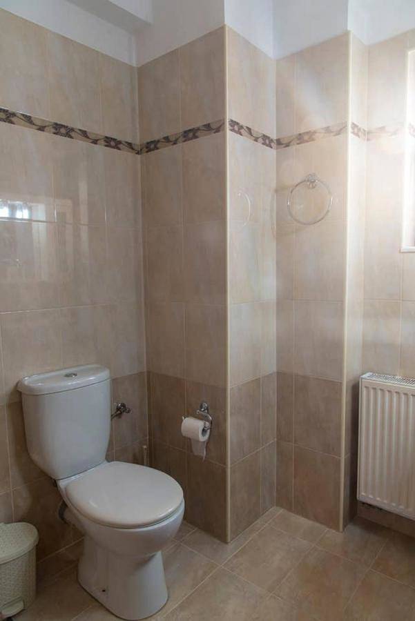 Gîte pour 5 personnes, avec vue et terrasse, animaux acceptés dans Palekastron - 4