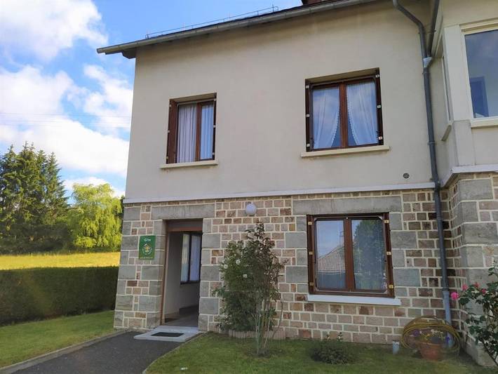 Location de vacances pour 4 personnes, avec jardin à Saint-Alban-sur-Limagnole