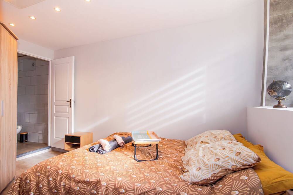 Appartement entier, \"Les 4 Chênes, Refuge et Havre de Paix Verdoyant\" in Le Pont-de-Beauvoisin, Région de La Tour-du-Pin