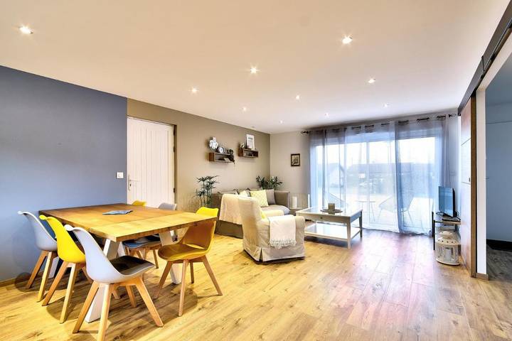 Gîte pour 4 personnes, avec Terrasse et Vue à Bâgé-la-Ville - 2