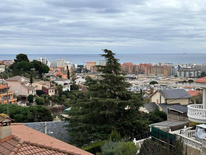 Chalet para 6 personas, con piscina además de jardín y vistas en Maresme - 3