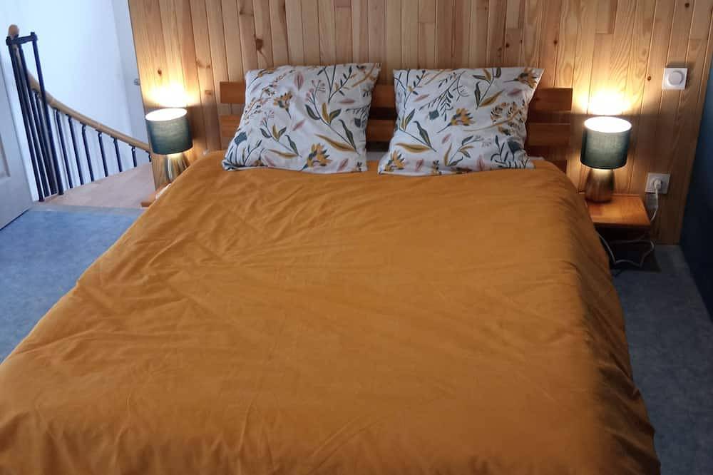 Logement dans un parc arboré ,clôturer.Avec la wifi, Clim et Netflix gratuit. in Castres, Région de Castres