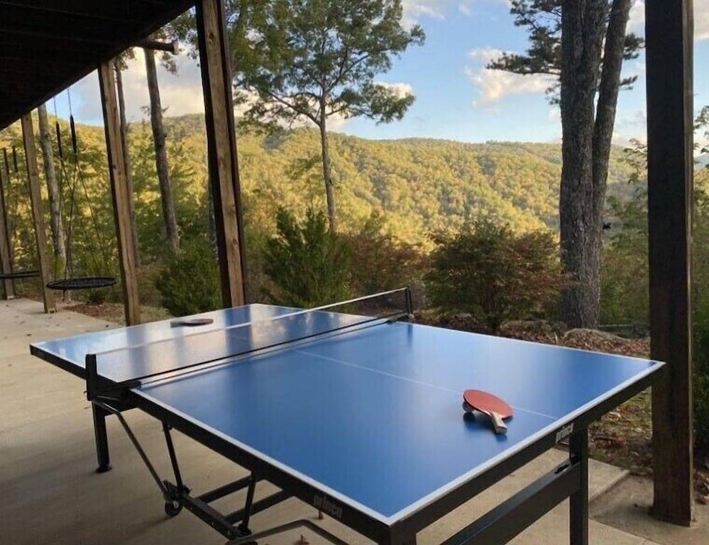Private Cabin with Mountain Views, Fire pit, Wraparound Deck, and Game room! in Jackson County