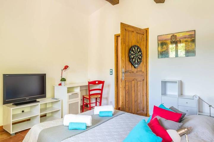 Villa La Bergerie by Villa Plus in Saint-Cézaire-sur-Siagne, Cannes und Umgebung