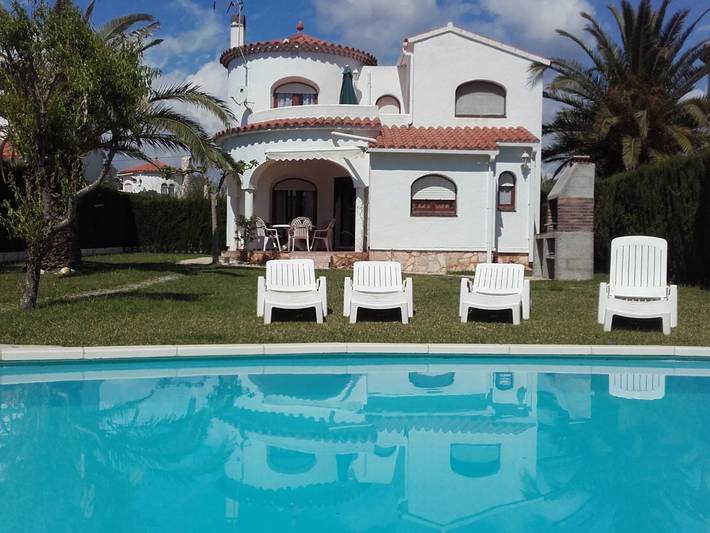 Villa for 8 people, with garden - 1