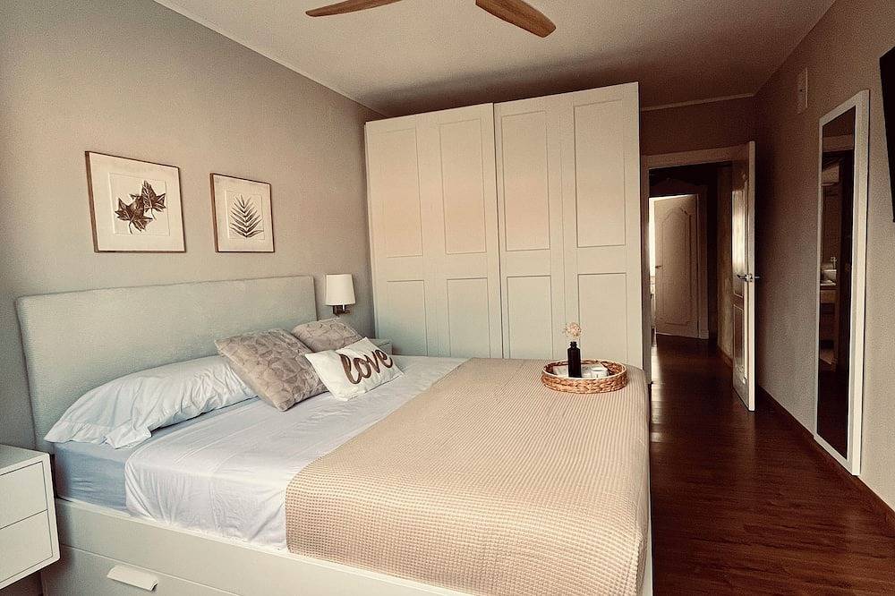 Villa with swimming pool, barbecue and playground. Ideal to enjoy with the family in Vandellòs i l'Hospitalet de l'Infant, Costa Dorada