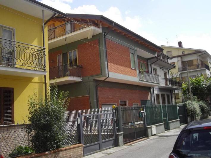B&b per 2 persone, con giardino e balcone in Avezzano