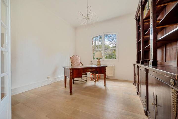 Villa pour 12 personnes, avec vue ainsi que piscine et terrasse, animaux acceptés à Aix-en-Provence