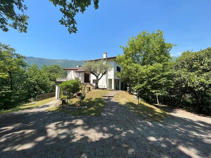 Gîte pour 5 personnes, avec jardin et vue, adapté aux familles à Polcenigo