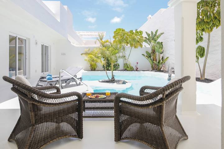 Beautiful Vacation Home “Privè Royal Villa” Close to the Sea with Pool in Fuerteventura