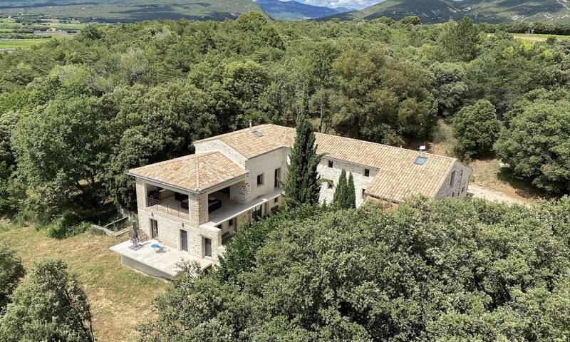 Gîte pour 3 personnes, avec jacuzzi ainsi que sauna et piscine à Montbrison-sur-Lez