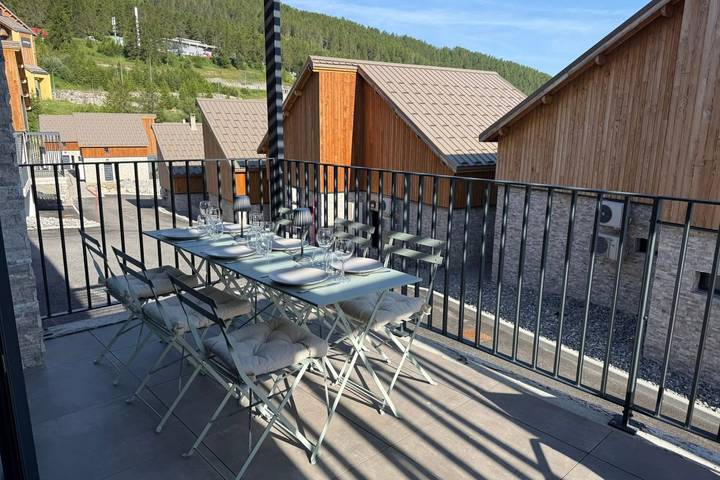 Chalet Élégance - 8 pers - 3 chambres - 2 salles de bains in Station de Risoul, Risoul