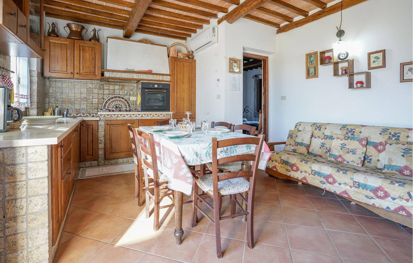 Ganze Ferienwohnung, Gemütliche Wohnung mit Pool und Parkplatz, 2km von Pitigliano in Sorano, Grosseto Provinz