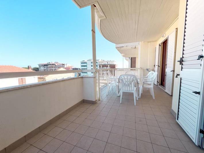 Gîte pour 5 personnes, avec vue et balcon à Cupra Marittima - 2