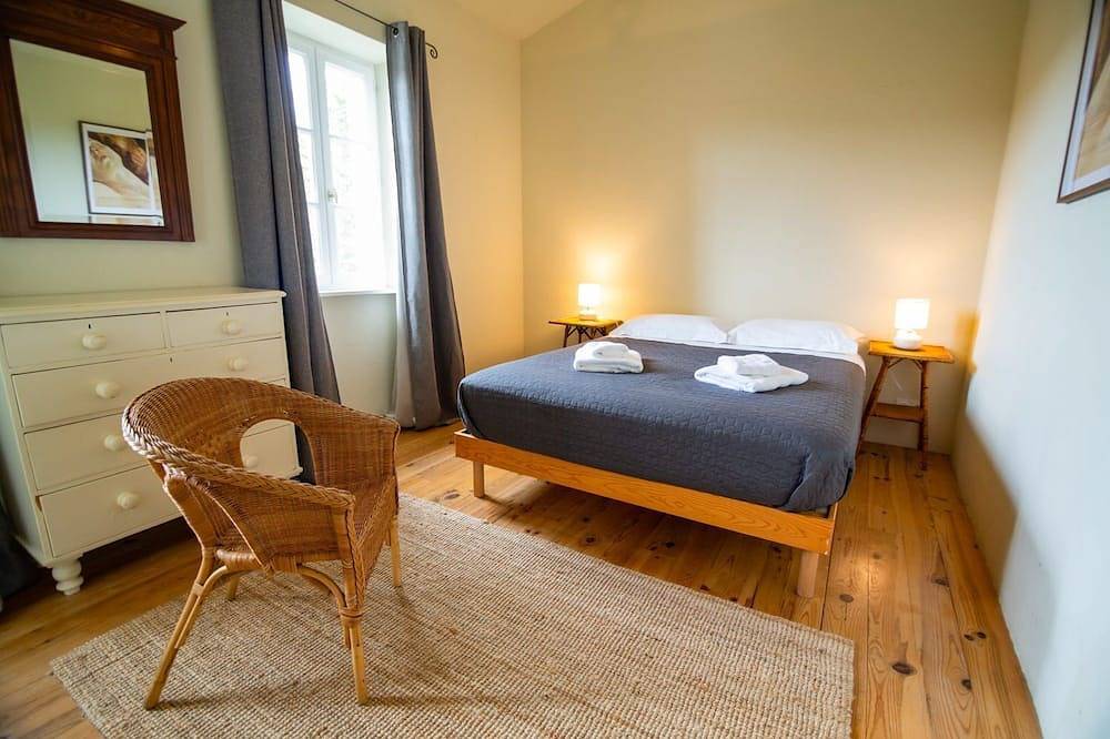 Domaine Des Pavots - Five Bedroom Villa, Sleeps 10 in Montréal (Aude), Carcassonne region
