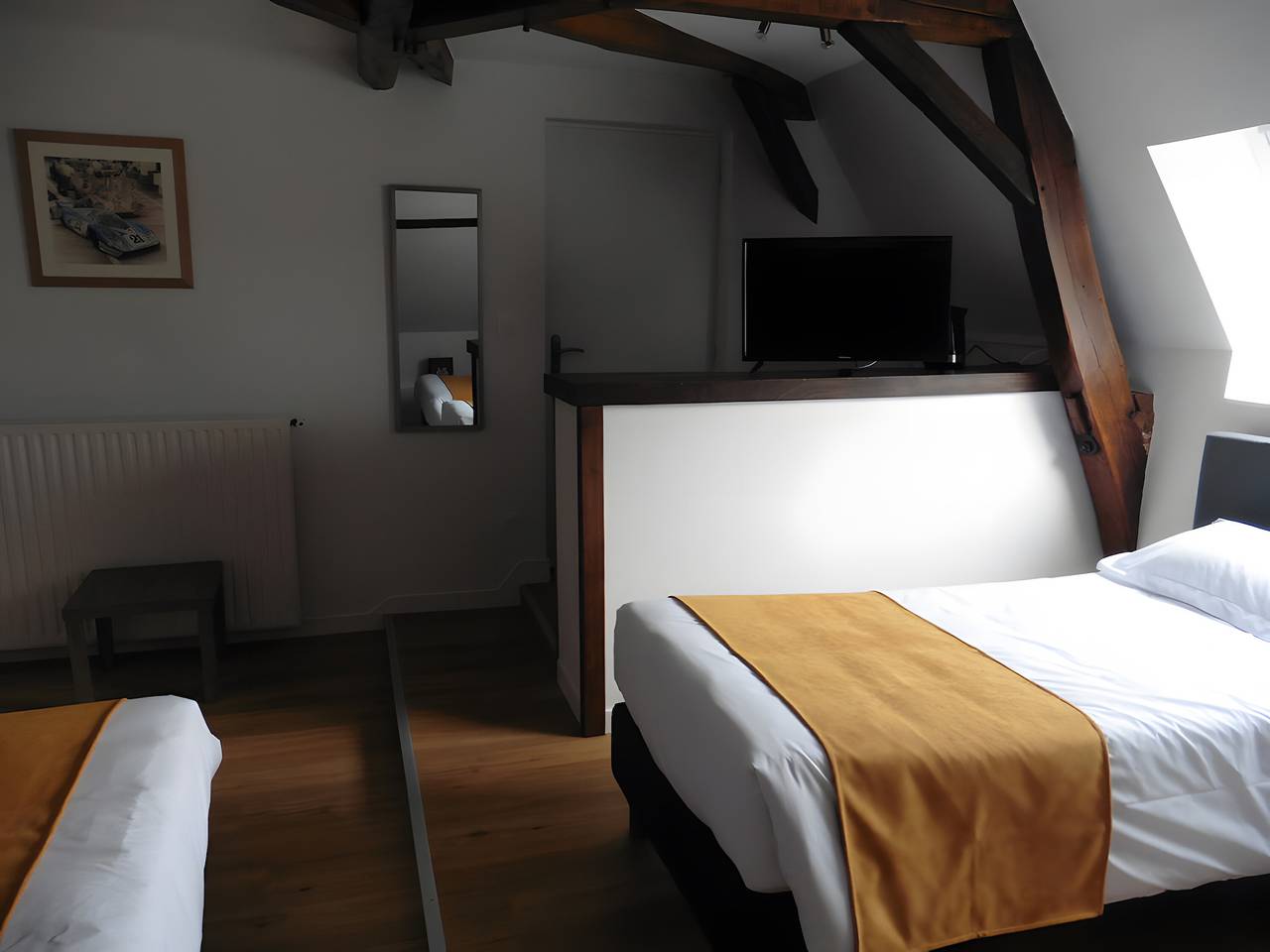 Gästezimmer 'Chambres Porshe' mit gemeinsamer Terrasse und Garten in Laigné-en-Belin, Sarthe